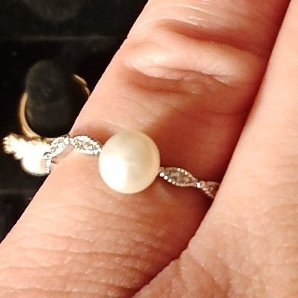 Ring Genuine Pearl Adjustable Petite Delicate One Size Fits All Silver Tone Band